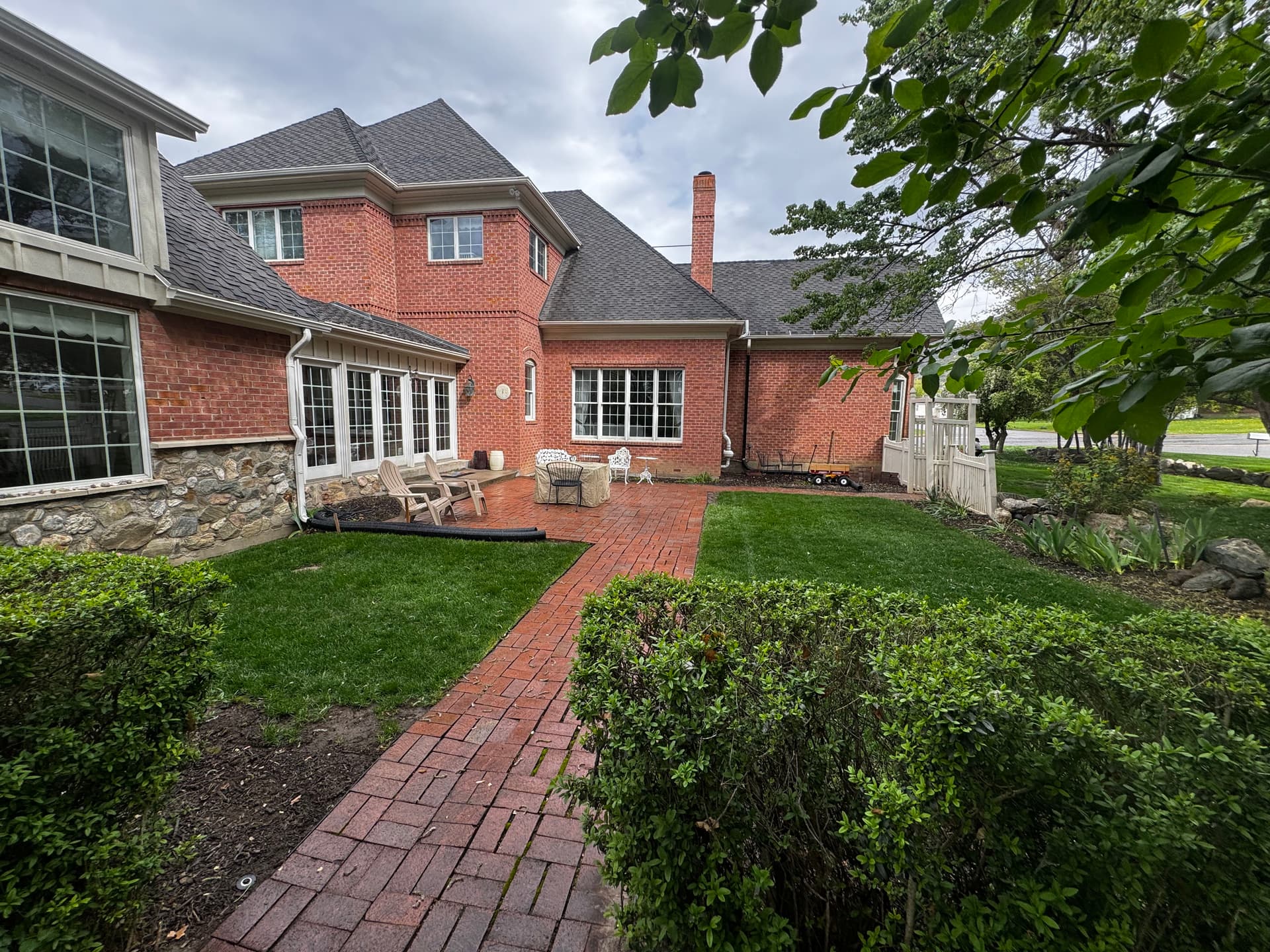 Gallery photos for Post-Winter Yard Cleanup That Covers Every Corner: Image #6