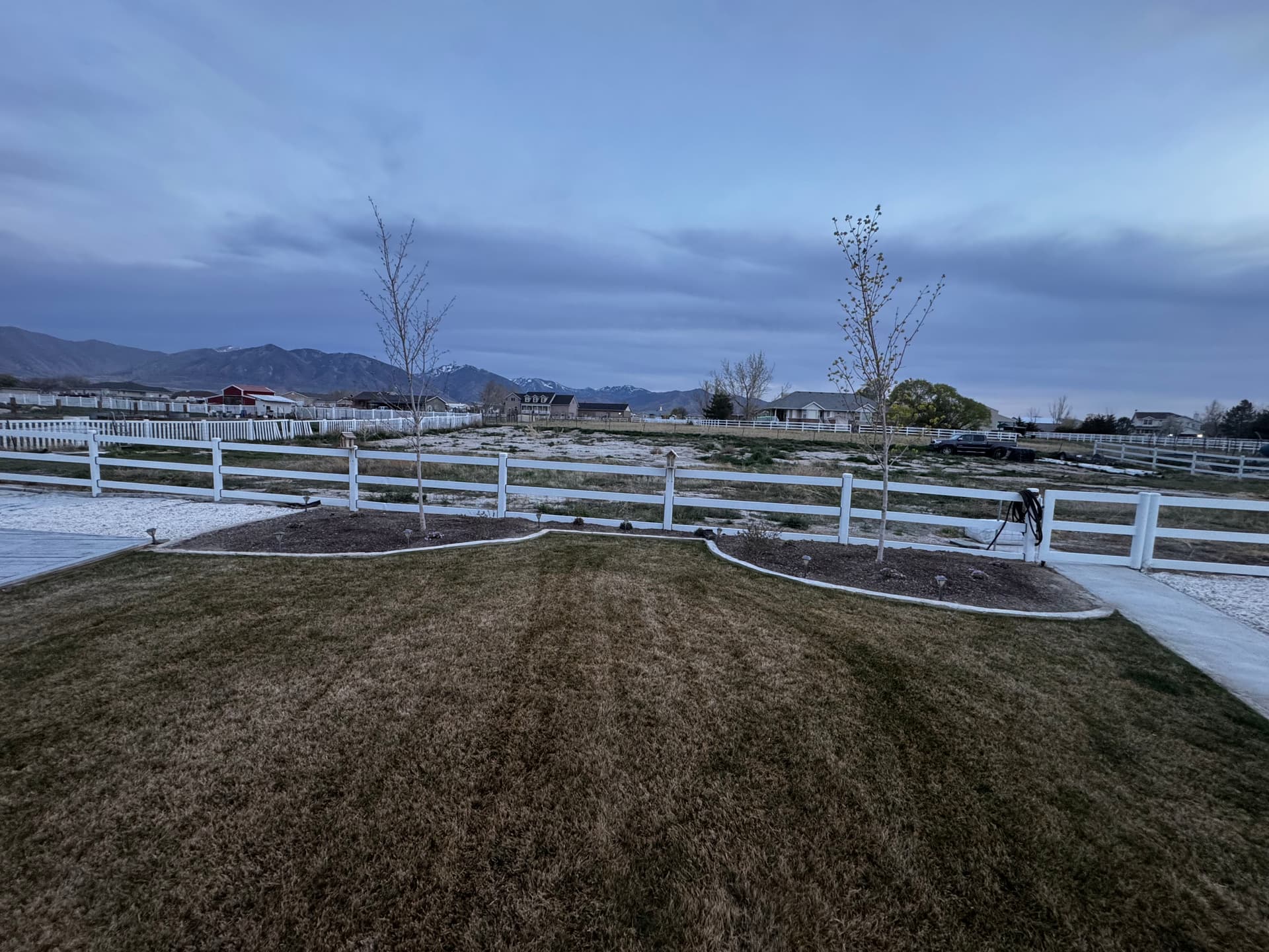 Serene Countryside Home Ready for the Season